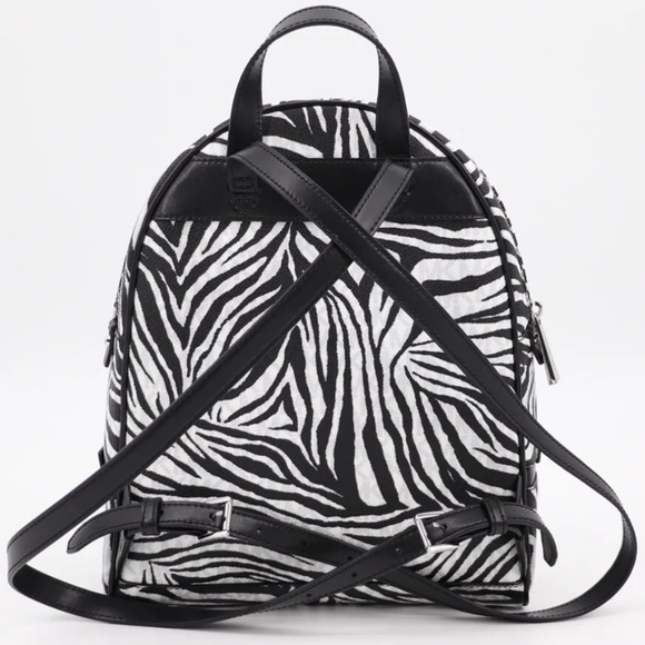 💼Michael Kors Rhea Zip Medium  Backpack - Picture 10 of 16